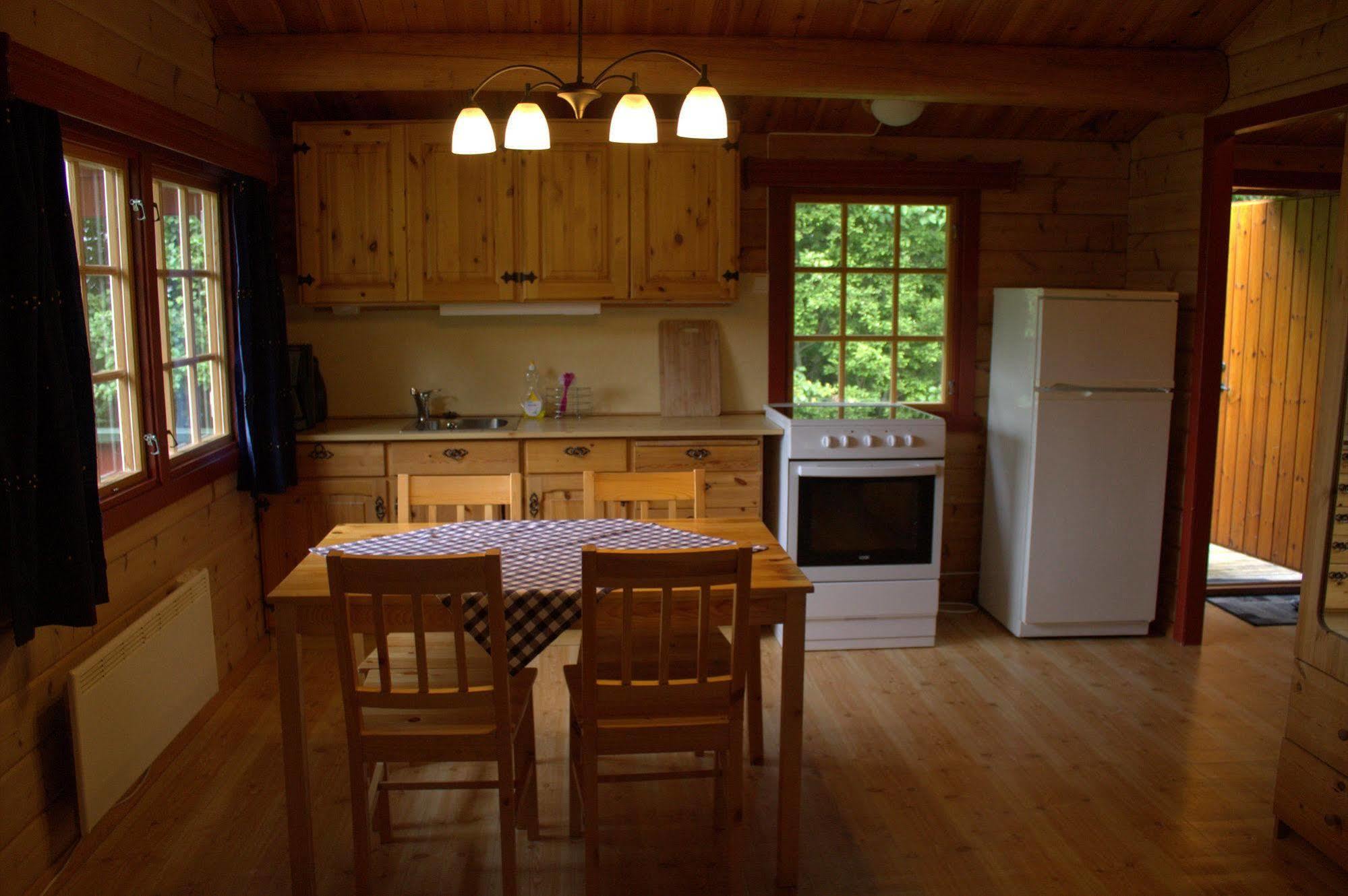 Sjoholt Camping Lodge *