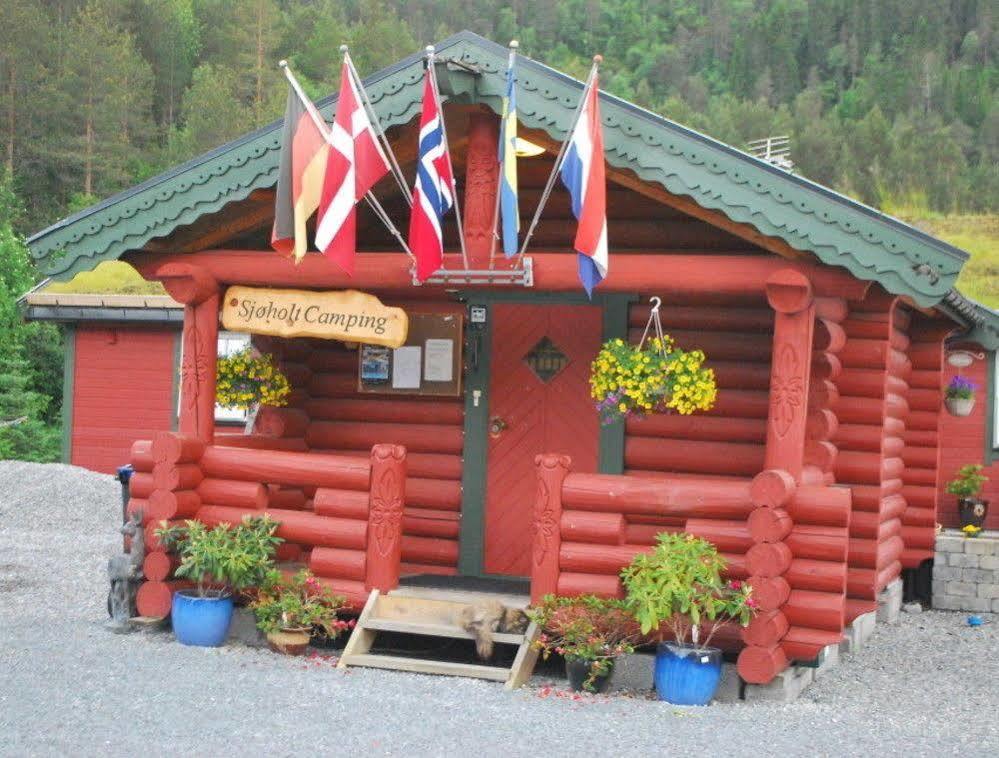 Sjoholt Camping Lodge *